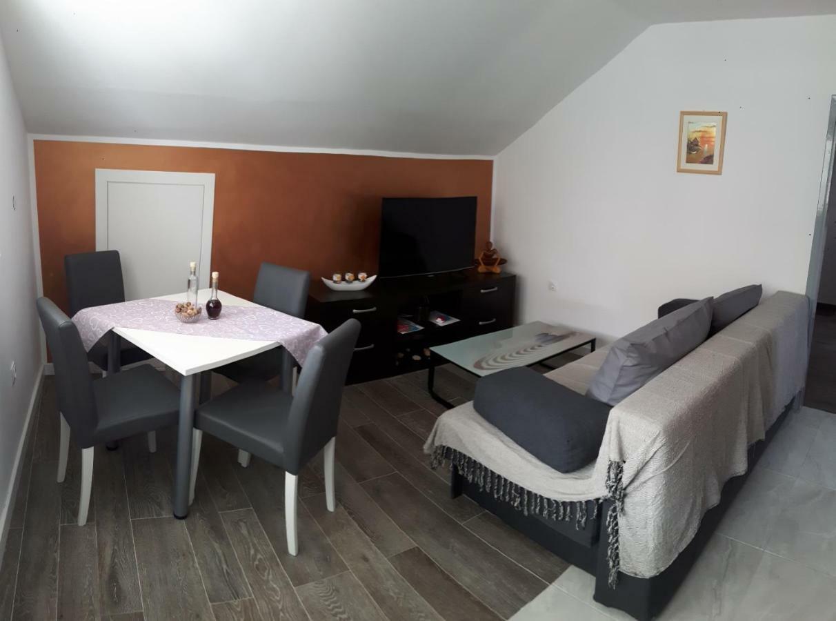Apartman Zora Trogir Exterior photo